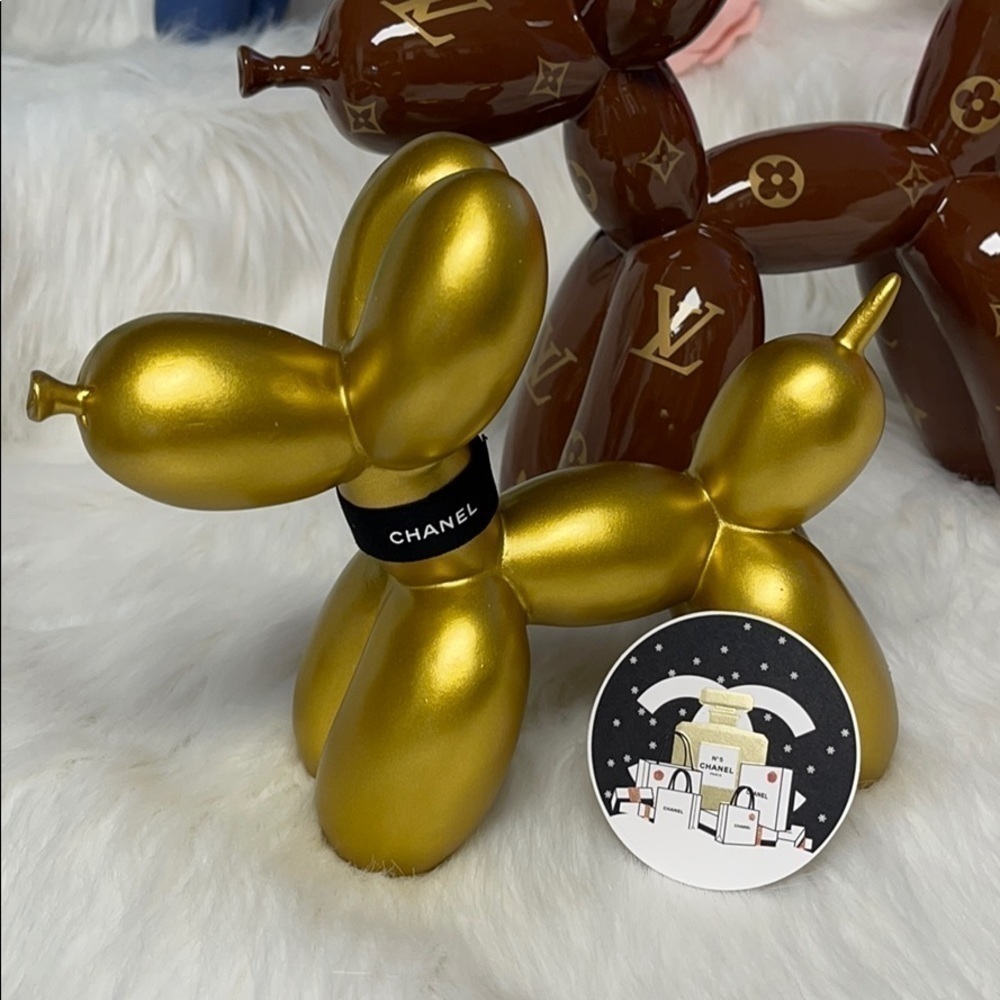 Gold Matte Balloon Dog​​